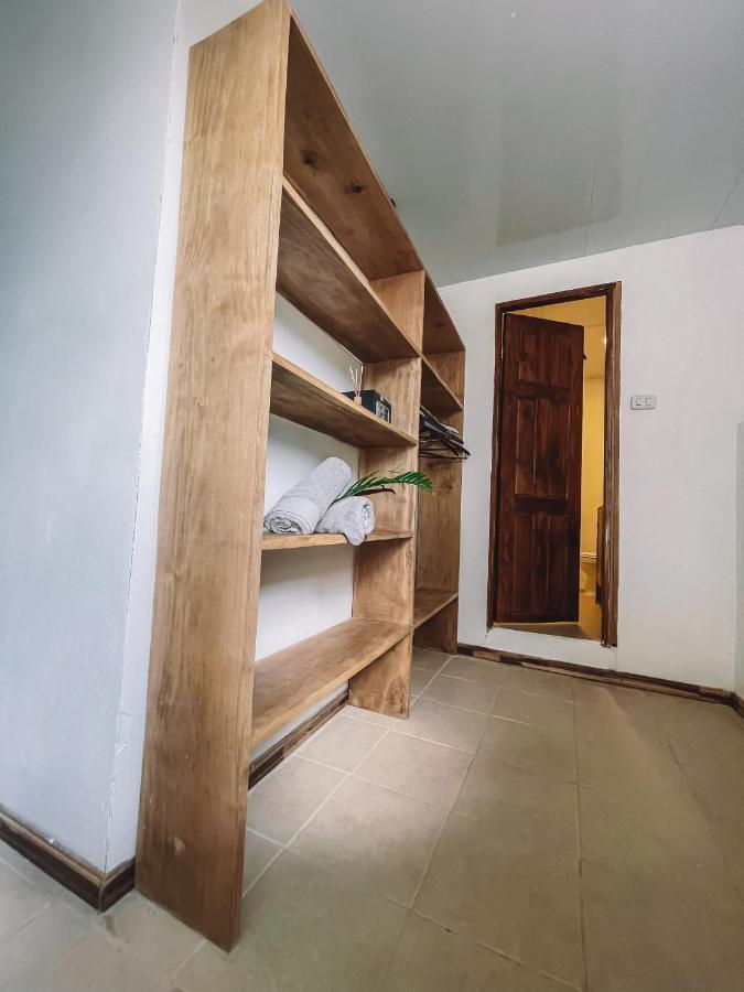 El Gato Rojas Surf Hostel Playa Santa Teresa  المظهر الخارجي الصورة