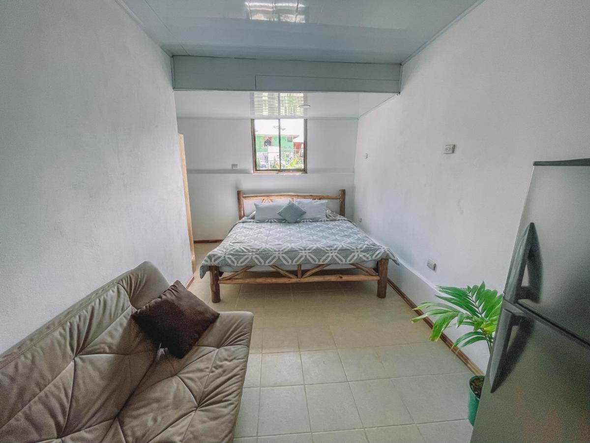 El Gato Rojas Surf Hostel Playa Santa Teresa  المظهر الخارجي الصورة