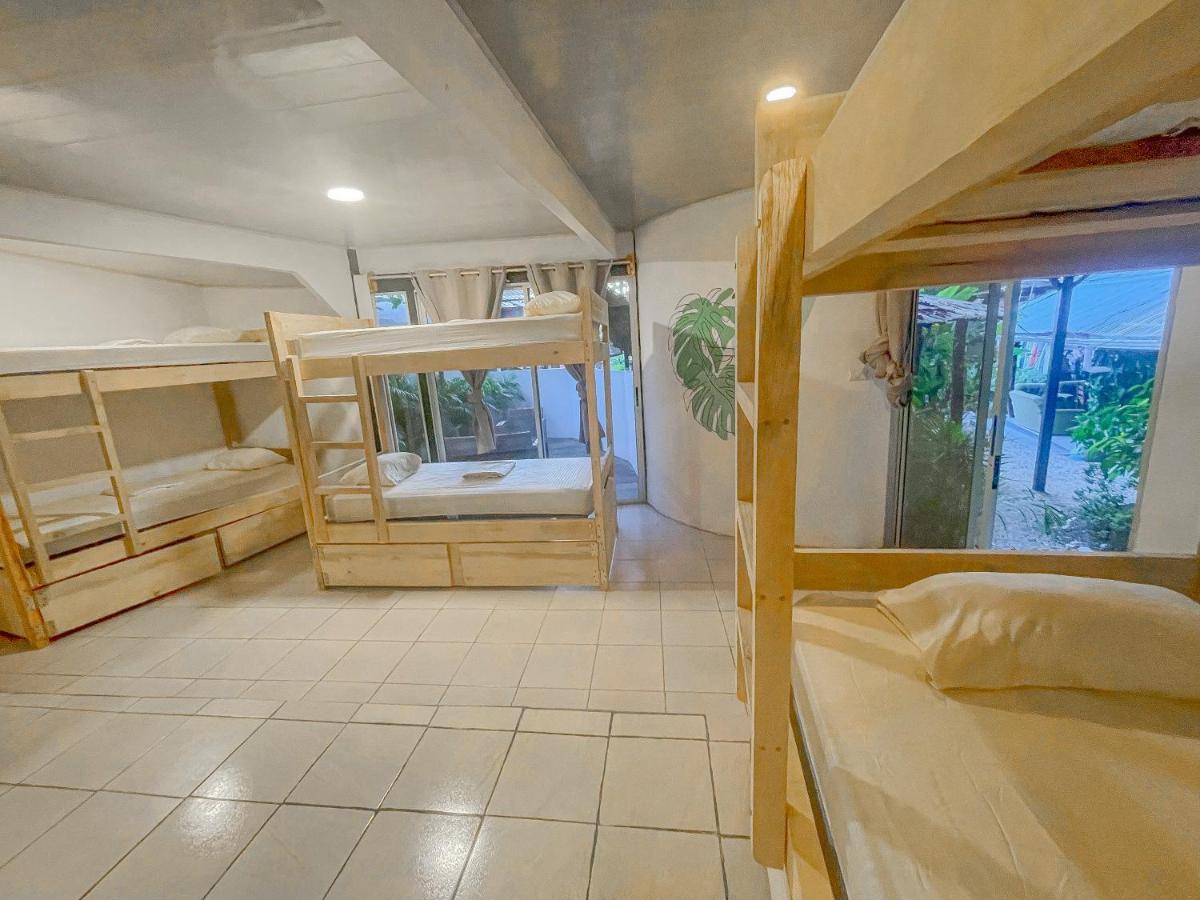 El Gato Rojas Surf Hostel Playa Santa Teresa  المظهر الخارجي الصورة