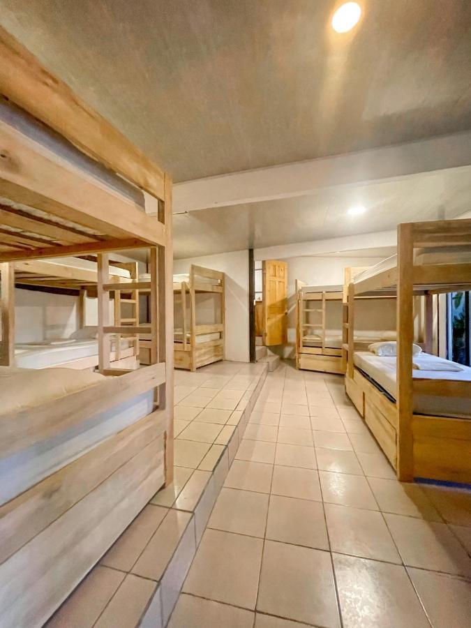 El Gato Rojas Surf Hostel Playa Santa Teresa  المظهر الخارجي الصورة