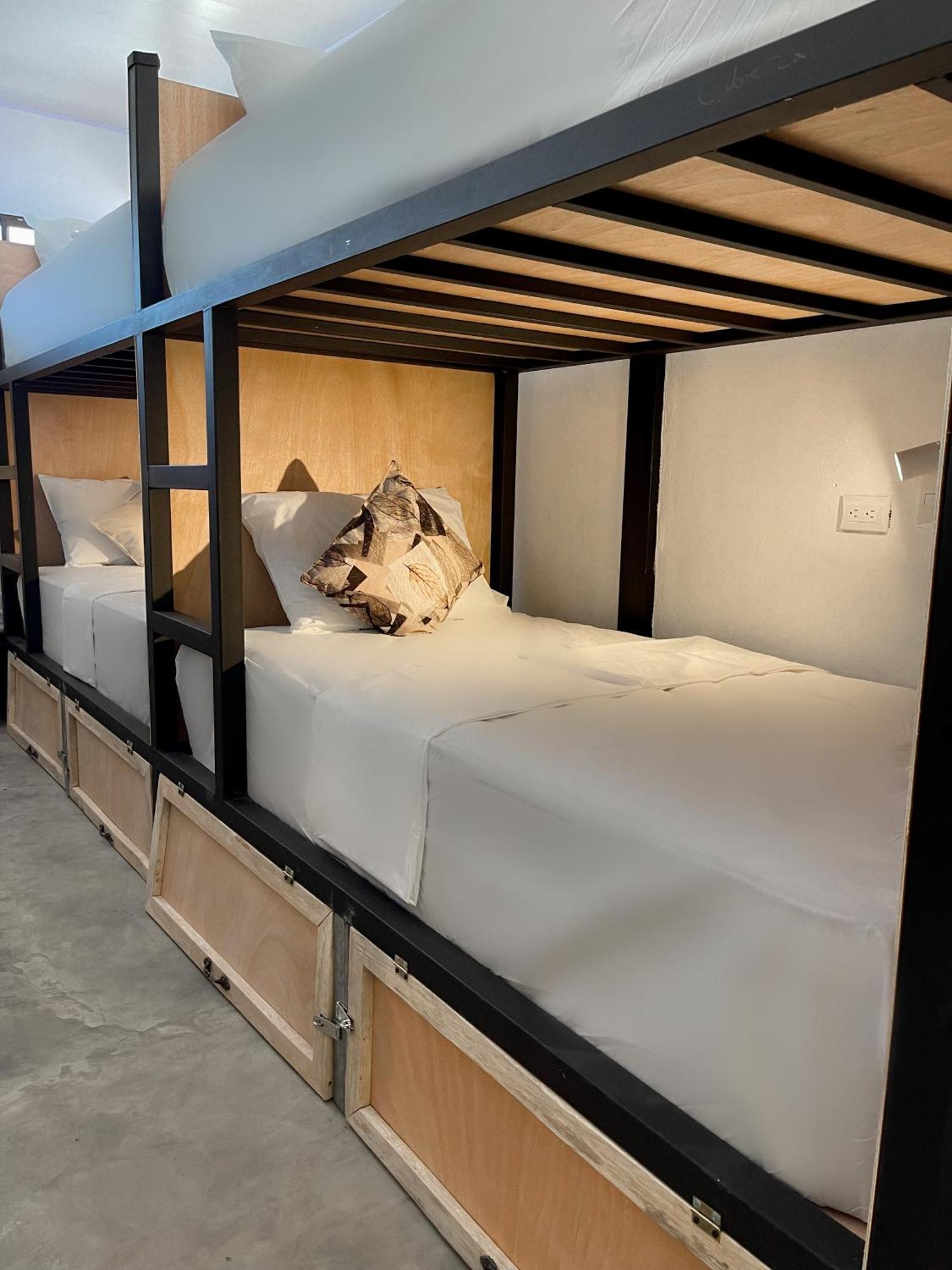 El Gato Rojas Surf Hostel Playa Santa Teresa  المظهر الخارجي الصورة