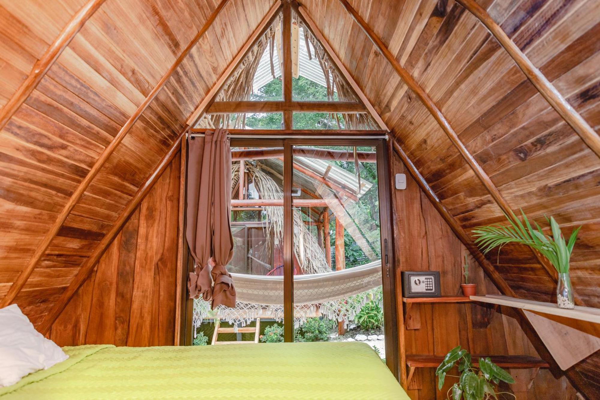 El Gato Rojas Surf Hostel Playa Santa Teresa  المظهر الخارجي الصورة