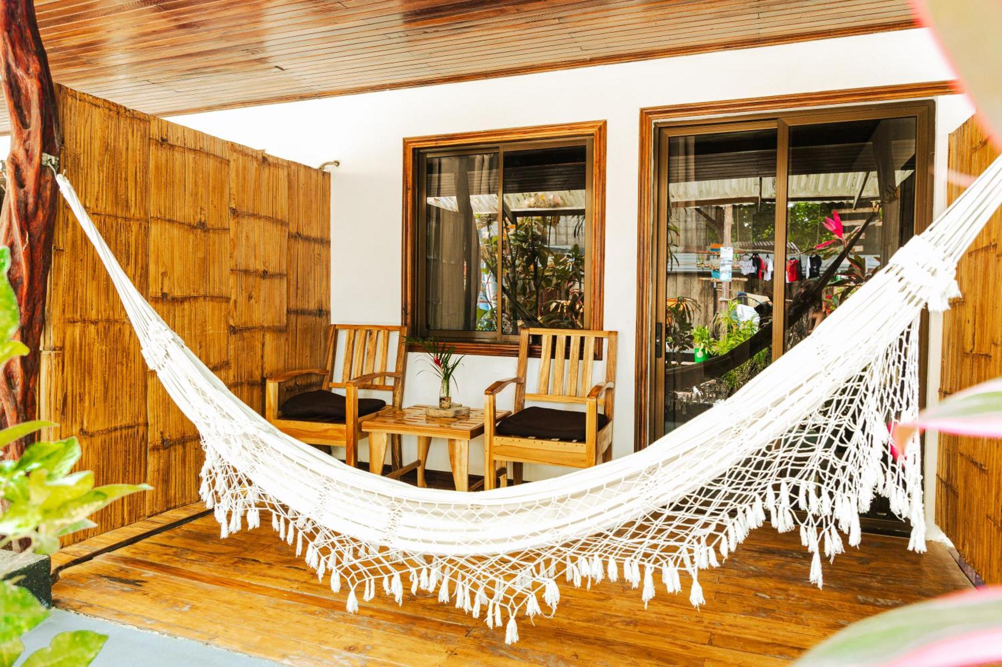El Gato Rojas Surf Hostel Playa Santa Teresa  المظهر الخارجي الصورة