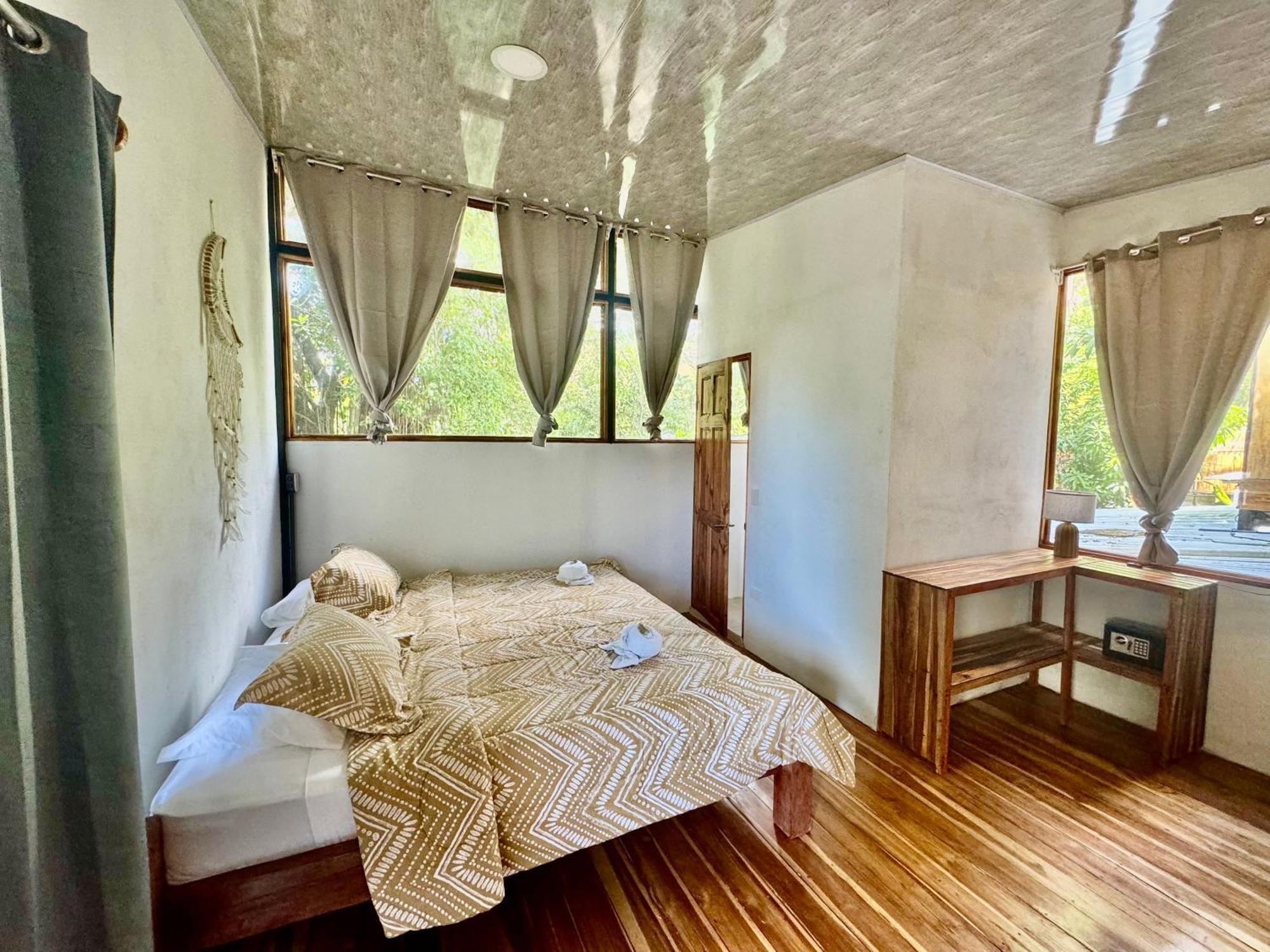 El Gato Rojas Surf Hostel Playa Santa Teresa  المظهر الخارجي الصورة
